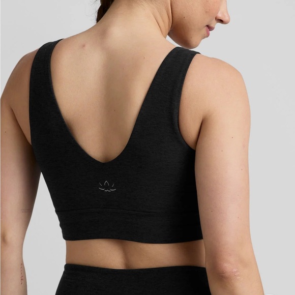 Beyond Yoga black Sports Bra. Like new. - Picture 2 of 4